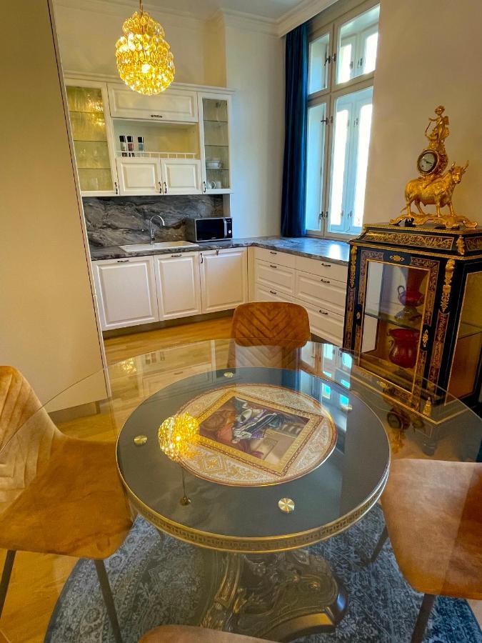 Karlsbad Prestige 아파트 외부 사진