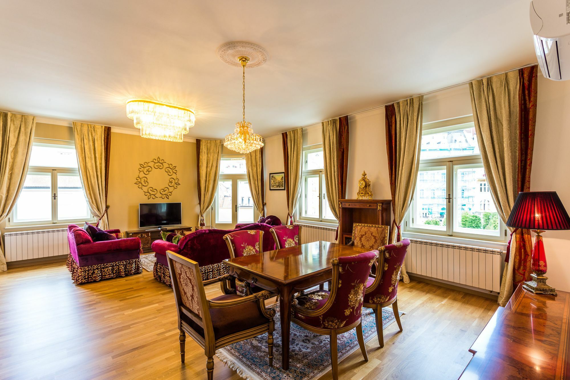 Karlsbad Prestige 아파트 외부 사진